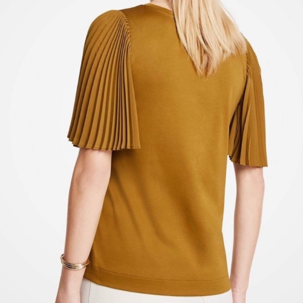 Ann Taylor women’s pleated sleeve tee size small